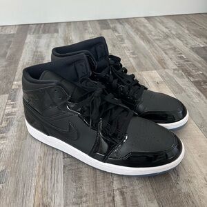 Air Jordan 1 Mid SE “Space Jam”
